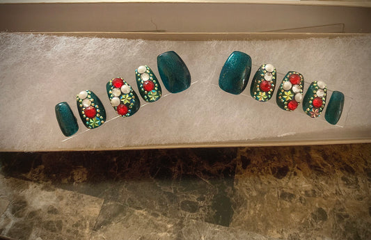 Press On Nails: Christmas Bling